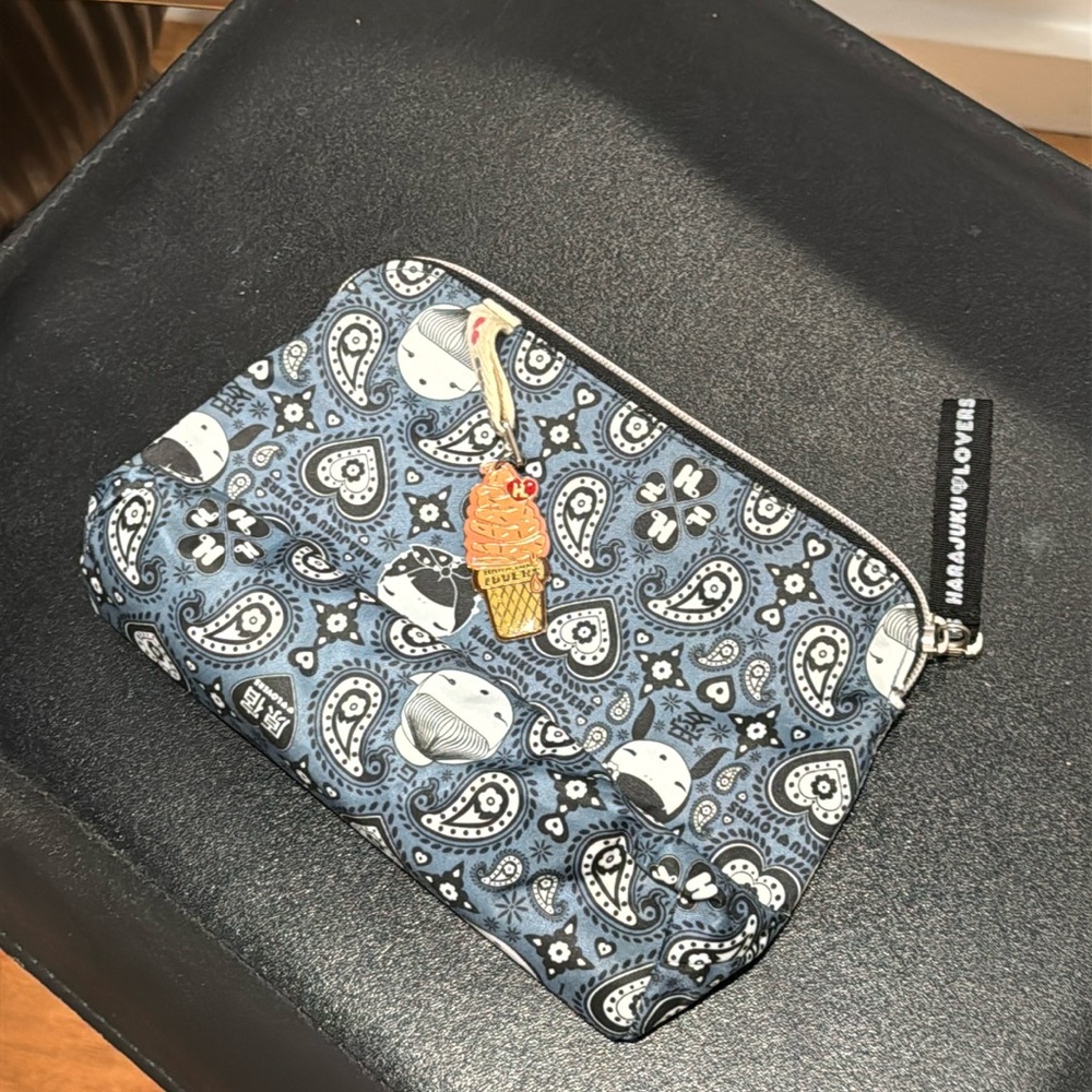 NWOT Harajuku Lovers “Paisley” Clutch